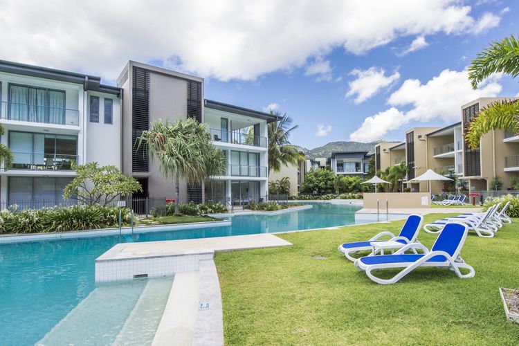 Blue on Blue Apartment 1011 - Lagoon Pool