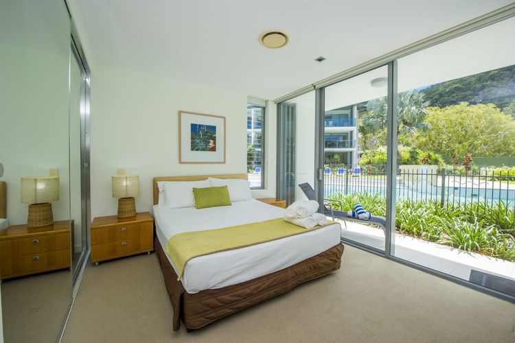 Blue on Blue Apartment 1011 - Bedroom 3