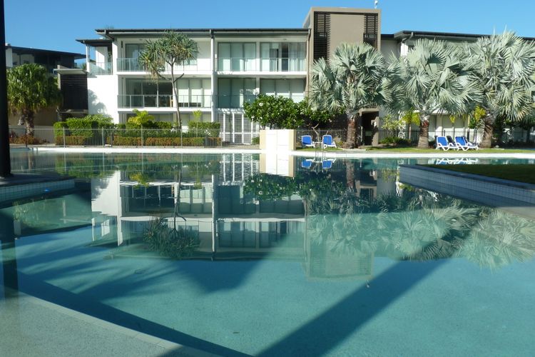 Blue on Blue Apartment 1014 - Lagoon Pool