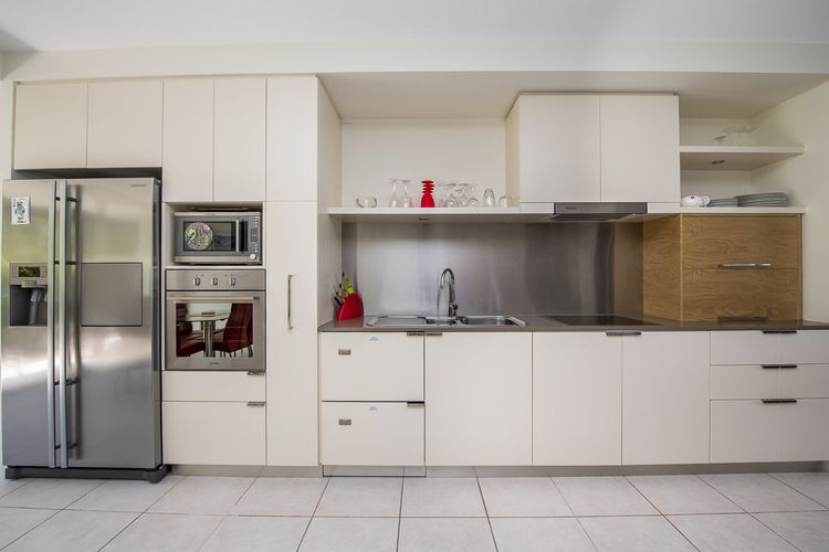 Blue on Blue Apartment 1015 - Kitchen