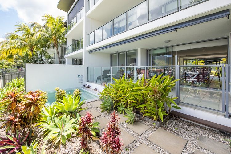 Blue on Blue Apartment 1015 - Balcony/Plunge Pool