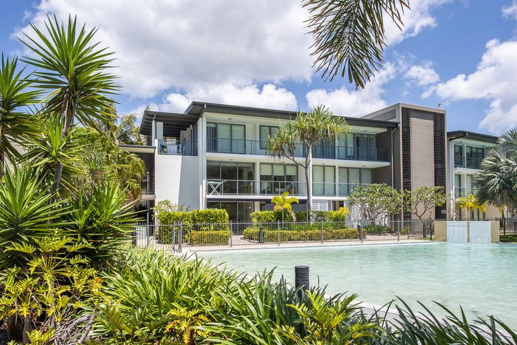 Blue on Blue Apartment 1015 - Lagoon Pool