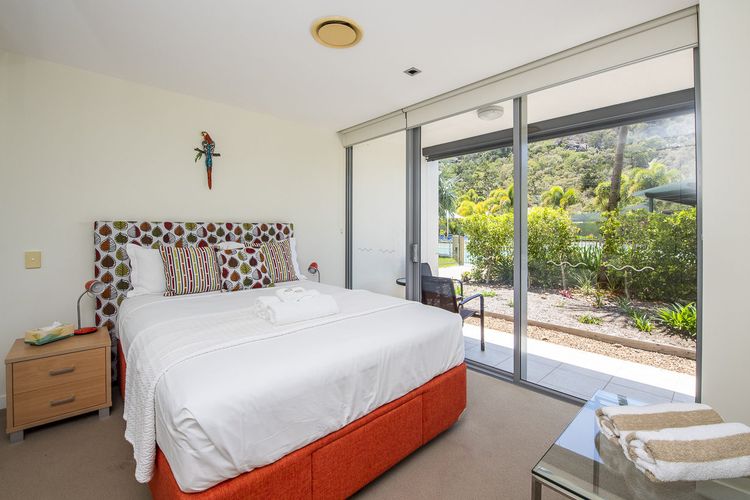 Blue on Blue Apartment 1015 - Second Bedroom