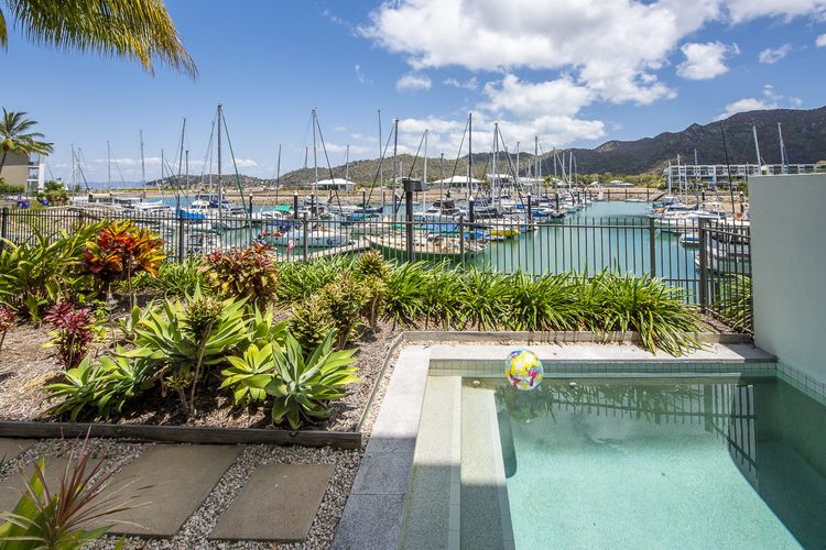 Blue on Blue Apartment 1015 - Plunge Pool/Marina View