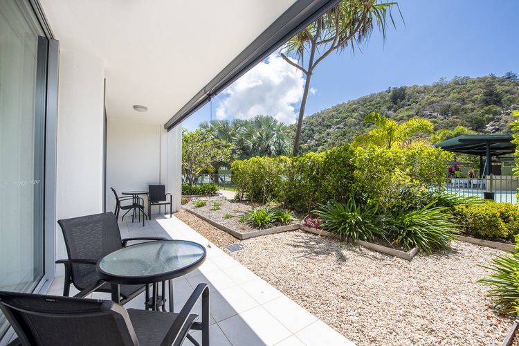 Blue on Blue Apartment 1015 - Verandah