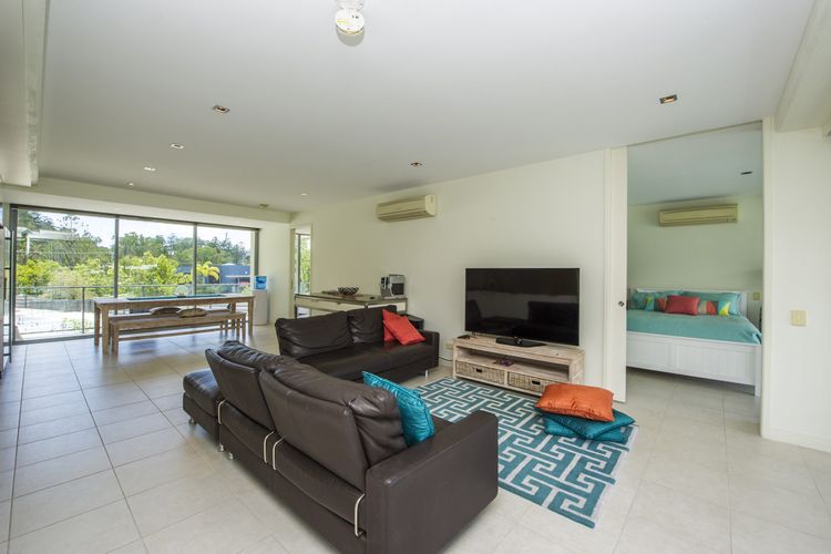 Blue on Blue Apartment 327 - Living Area