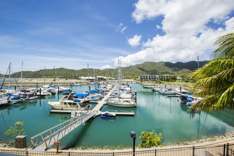 Blue on Blue Apartment 327 - Marina View