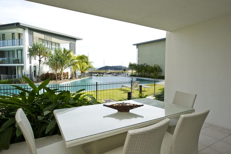 Blue on Blue Apartment 812 - Verandah