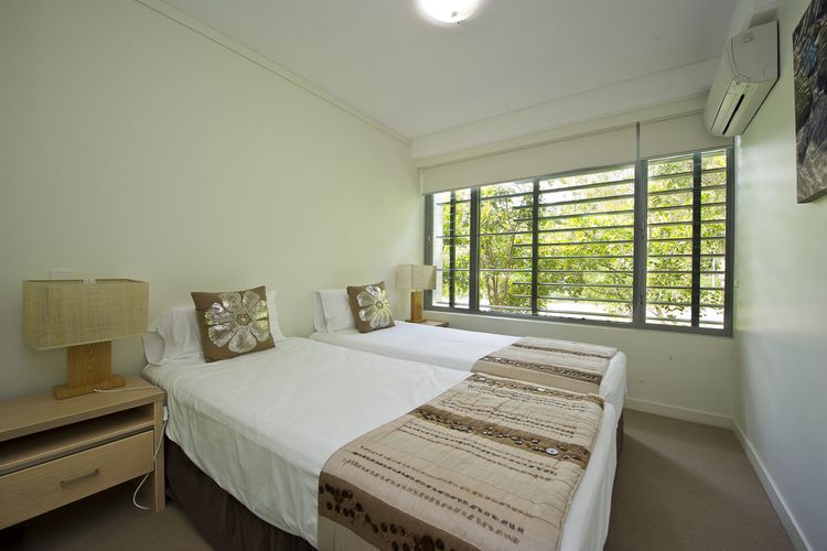 Blue on Blue Apartment 812 - Bedroom 2