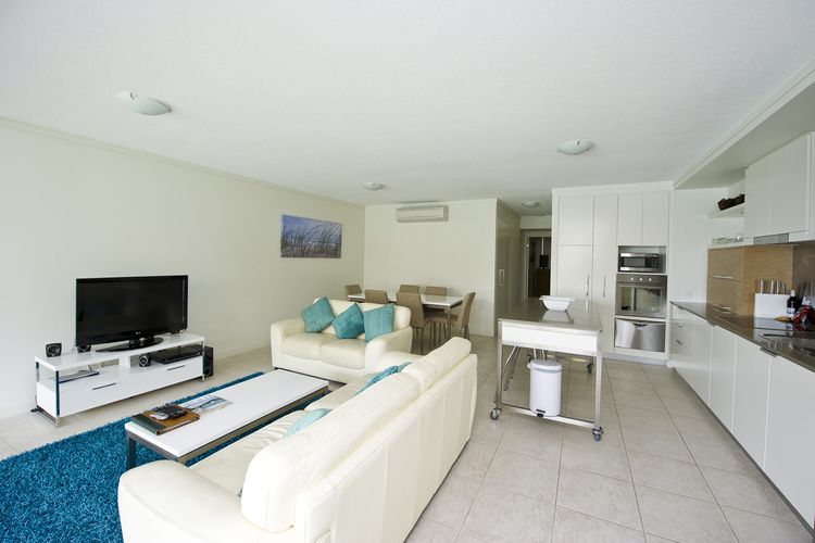 Blue on Blue Apartment 812 - Living Area