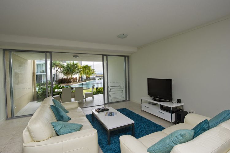 Blue on Blue Apartment 812 - Living Area