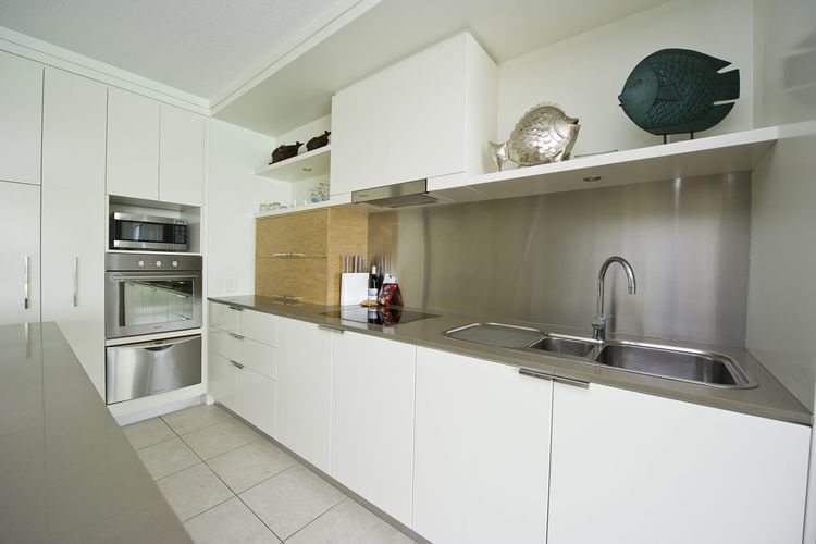 Blue on Blue Apartment 812 - Kitchen