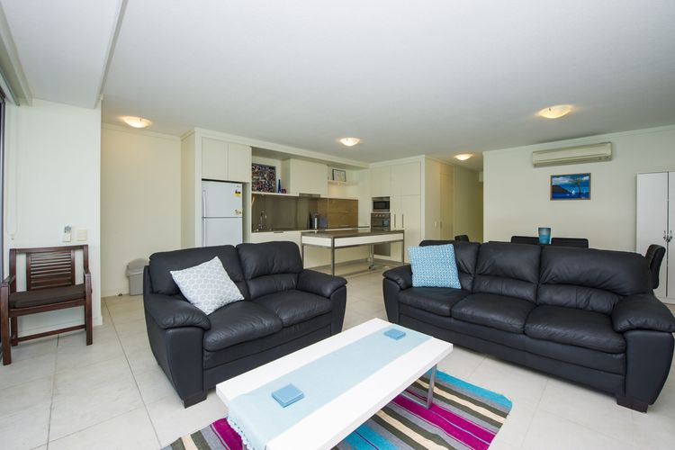 Blue on Blue Apartment 813 - Living Area