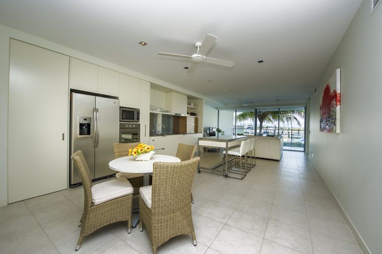 Blue on Blue Apartment 912 - Living Area