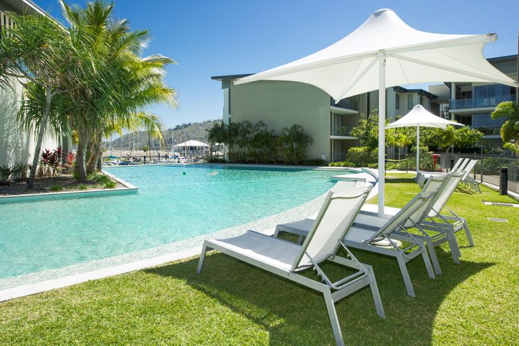 Blue on Blue Apartment 912 - Lagoon Pool