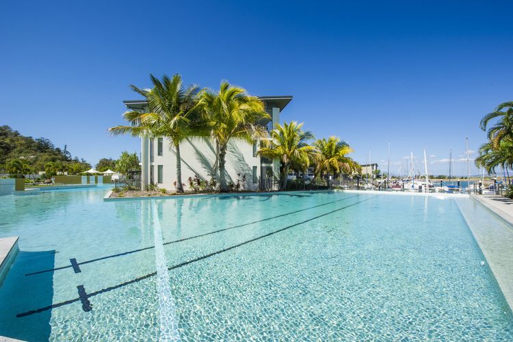 Blue on Blue Apartment 912 - Lagoon Pool