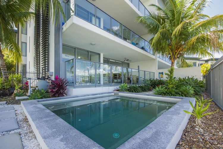 Blue on Blue Apartment 912 - Plunge Pool