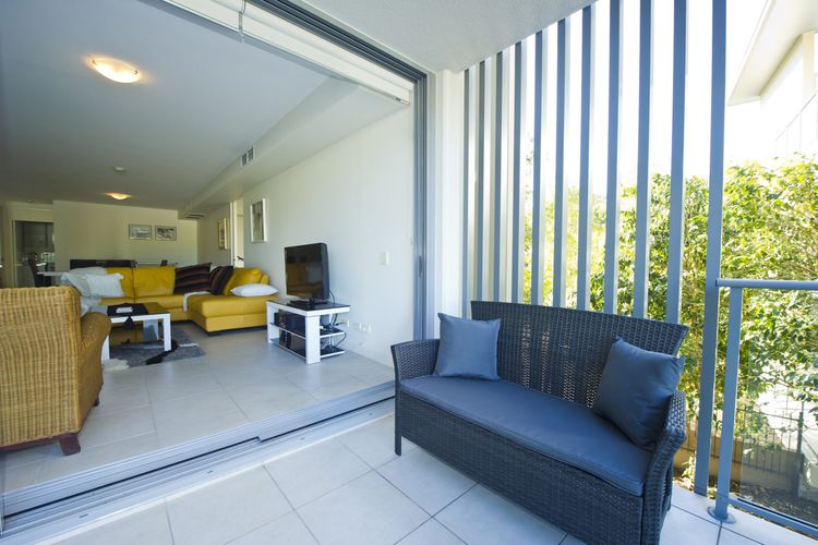 Blue on Blue Apartment 921 - Living Area/Balcony