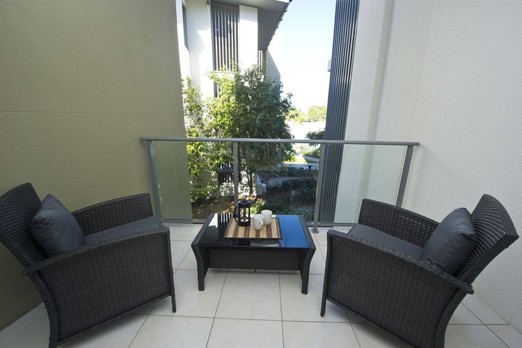 Blue on Blue Apartment 921 - Master Balcony