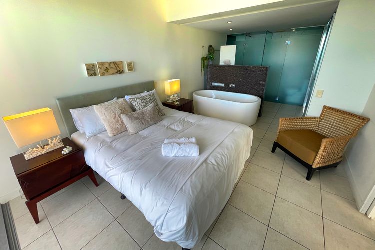 Blue on Blue Apartment 933