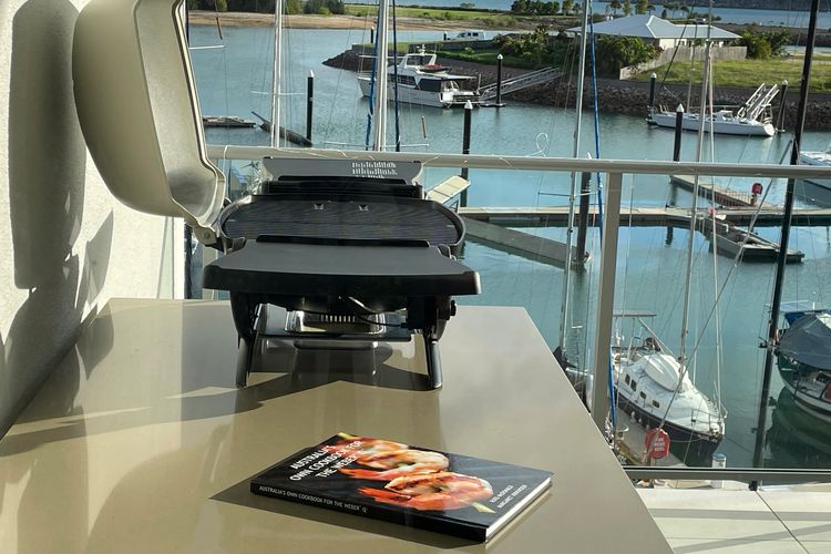 Blue on Blue Apartment 933