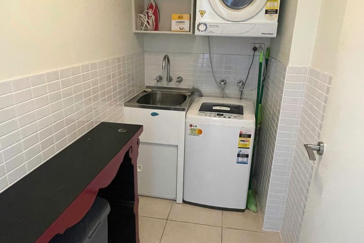 Blue on Blue Apartment 933