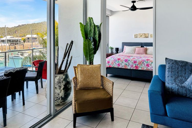 Blue on Blue Apartment 933