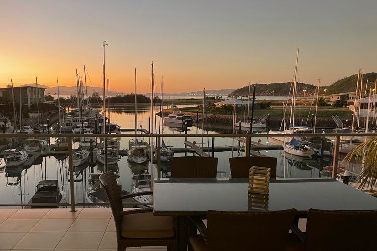 Blue on Blue Apartment 933