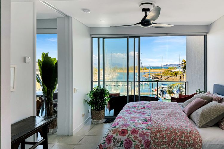 Blue on Blue Apartment 933