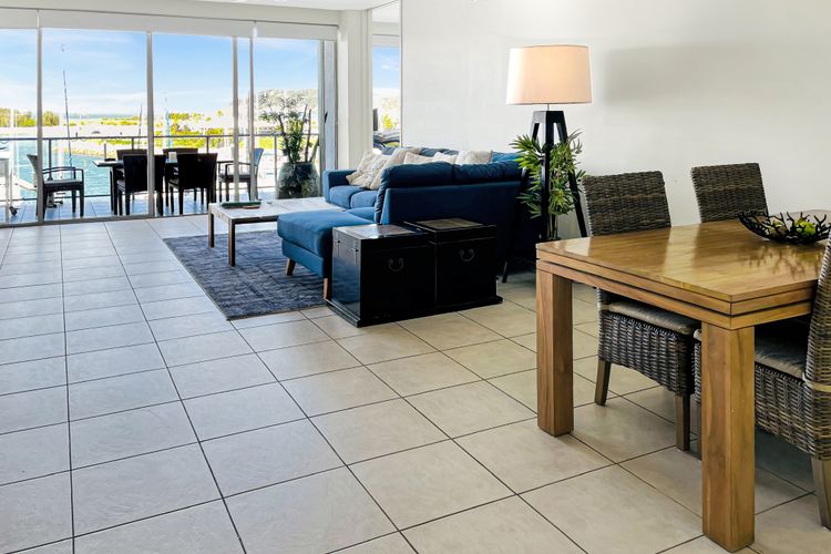 Blue on Blue Apartment 933