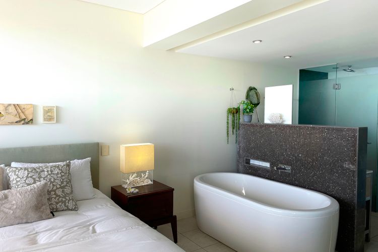 Blue on Blue Apartment 933