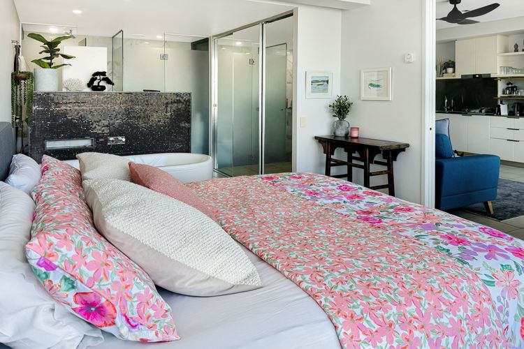 Blue on Blue Apartment 933