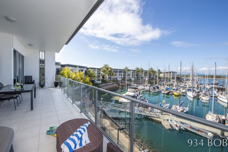 Blue on Blue Apartment 934 - Balcony