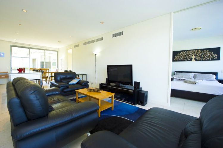 Blue on Blue Apartment 934 - Living Area