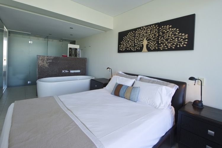 Blue on Blue Apartment 934 - Master Bedroom