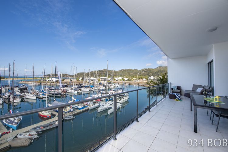 Blue on Blue Apartment 934 - Balcony