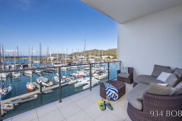 Blue on Blue Apartment 934 - Balcony