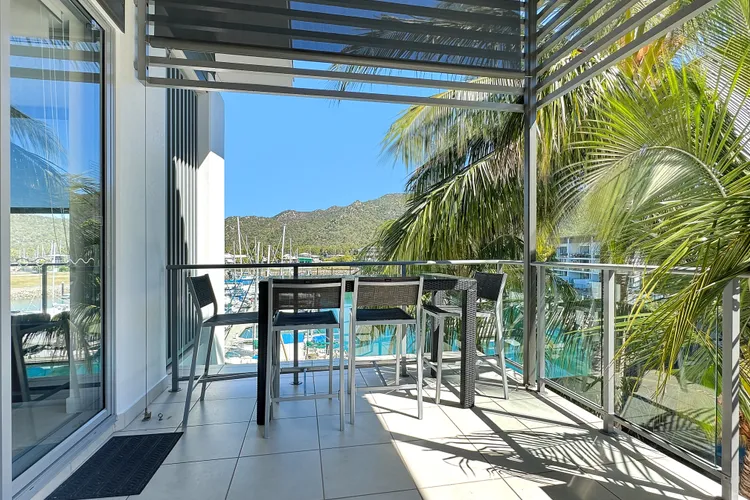 Blue on Blue Penthouse Apartment 335