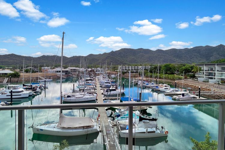 Blue on Blue Penthouse Apartment 335