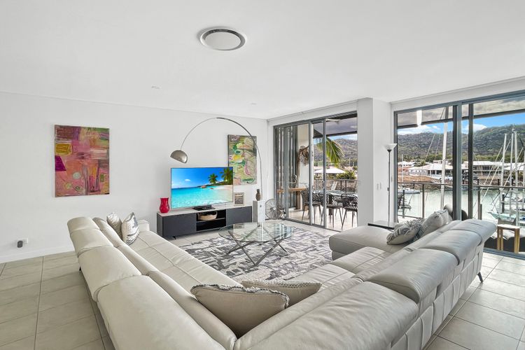 Blue on Blue Penthouse Apartment 335