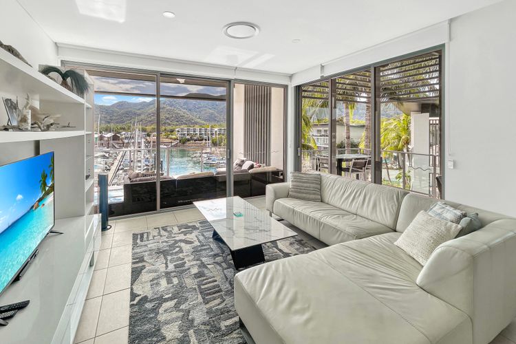 Blue on Blue Penthouse Apartment 335