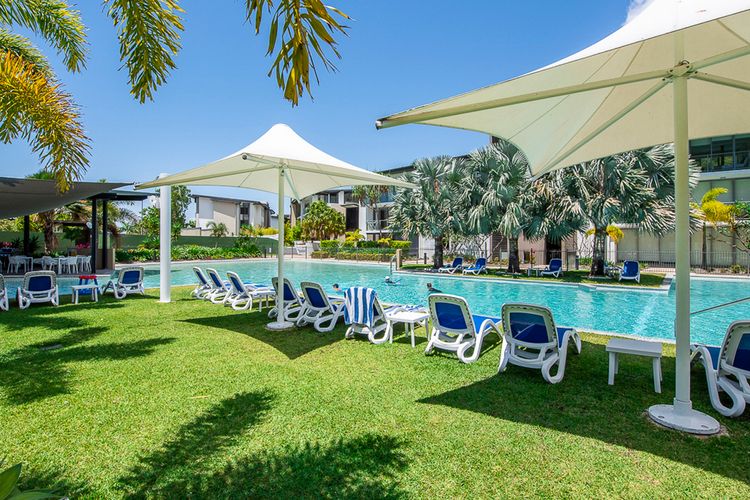 Blue on Blue Studio Room 1222