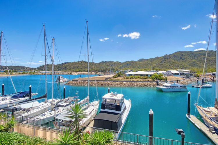 Blue on Blue Studio Room 1222