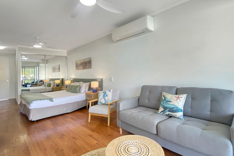 Blue on Blue Studio Room 1222