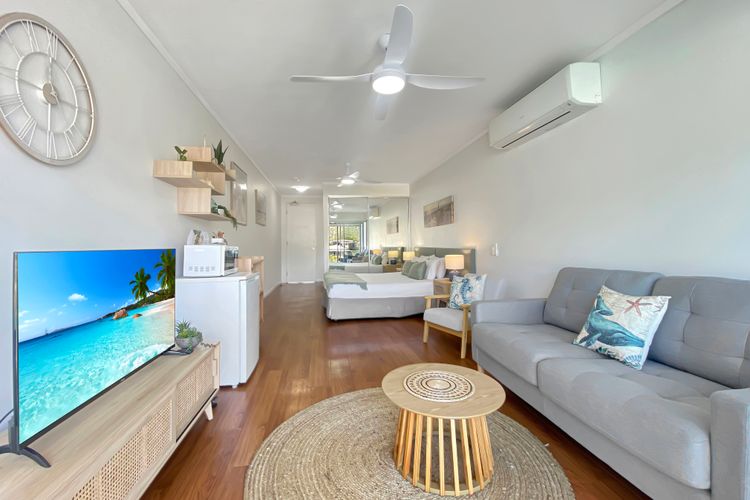 Blue on Blue Studio Room 1222