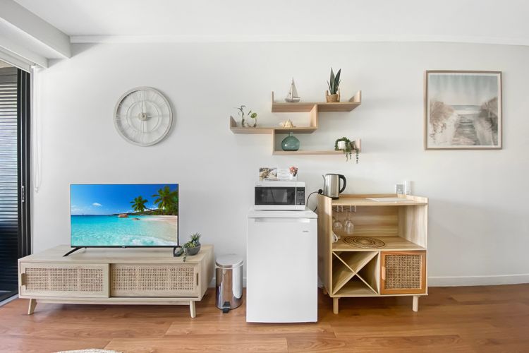 Blue on Blue Studio Room 1222