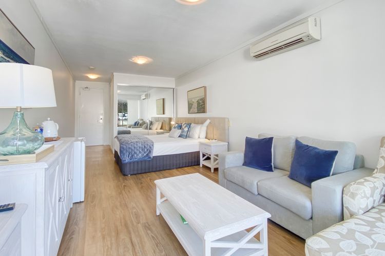 Blue on Blue Studio Room 1242