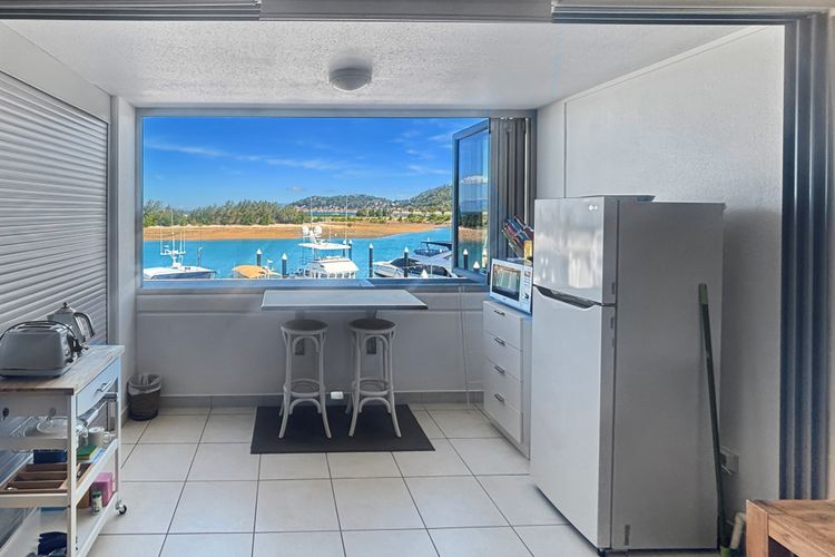 Blue on Blue Studio Room 1272