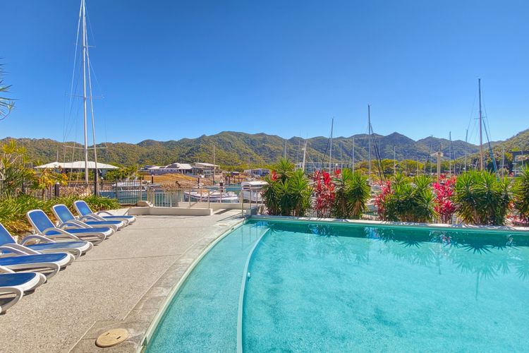 Blue on Blue Studio Room 1362