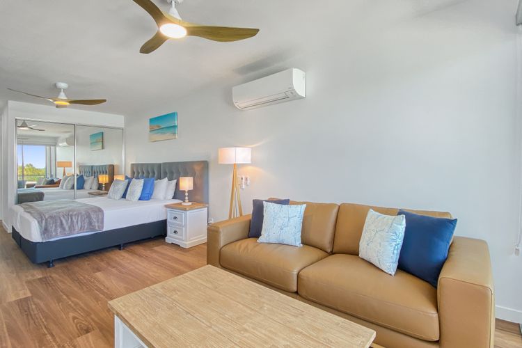 Blue on Blue Studio Room 1362